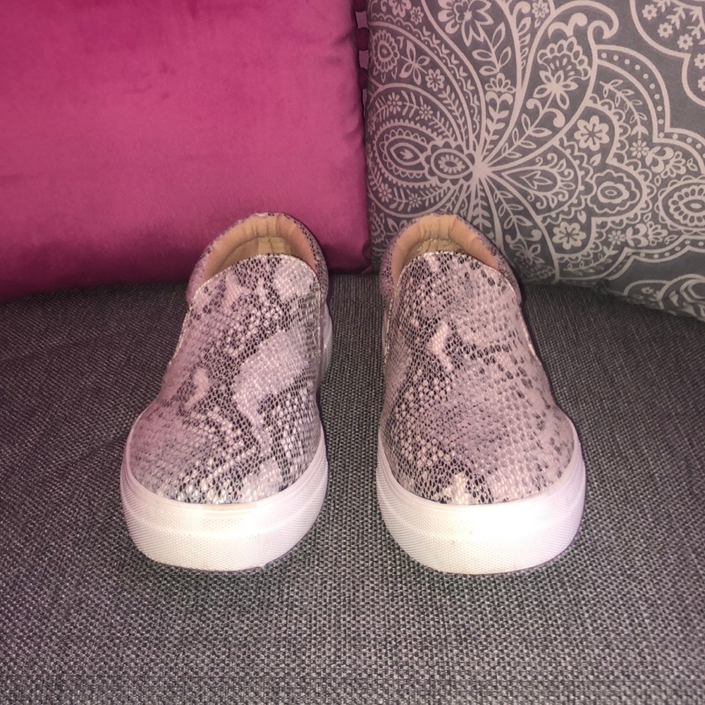 Snakeskin Slip-On Sneakers ✨ - Picture 2 of 5